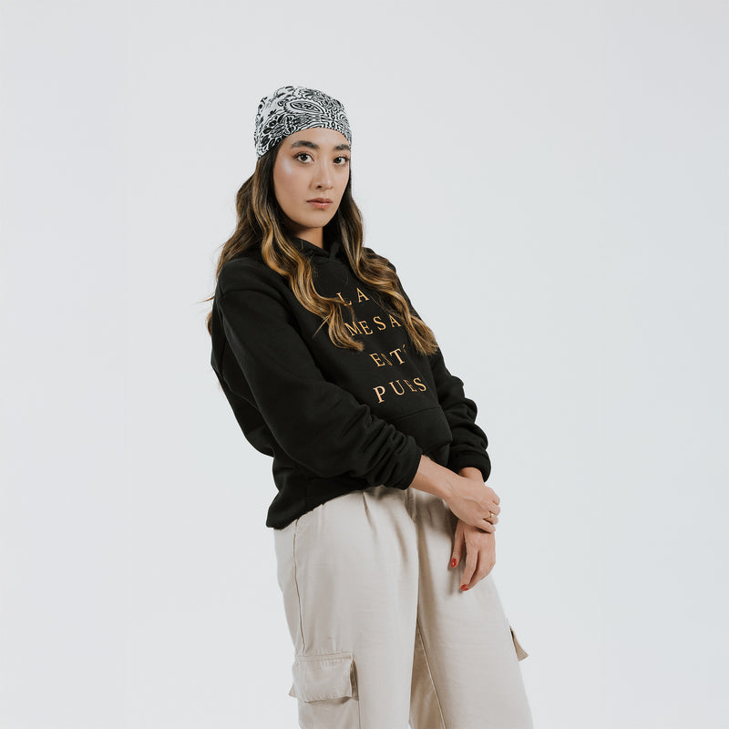 Buzo con Capota The Chosen - La Mesa Está Puesta Negro