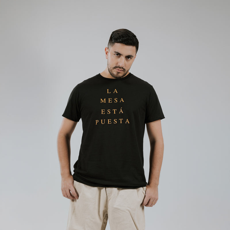 Camiseta The Chosen - La Mesa Está Puesta Negro