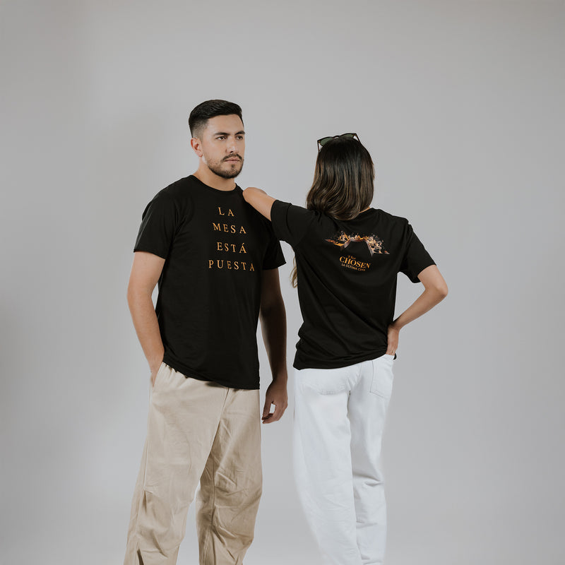 Camiseta The Chosen - La Mesa Está Puesta Negro