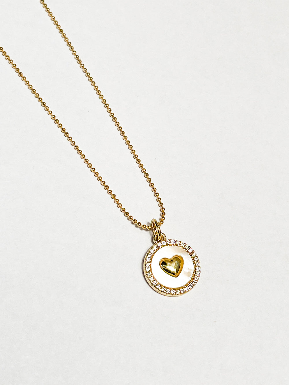 Cadena nácar "Love"
