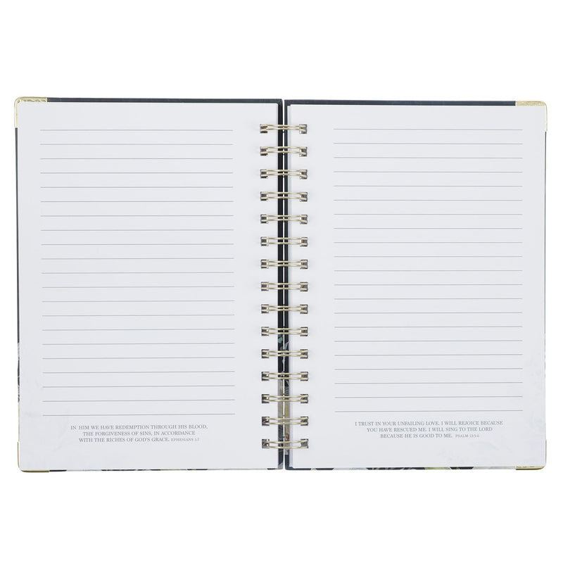 Cuaderno argollado Strenght & Dignity Proverbios 31:25 índigo