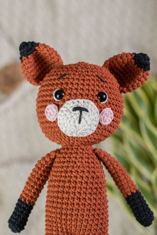 Muñeco Crochet Zorro