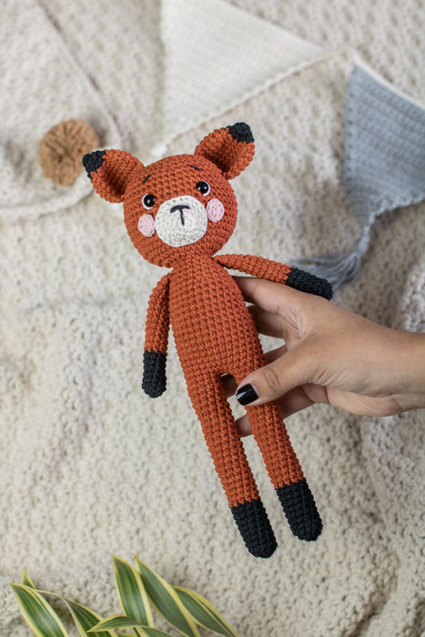 Muñeco Crochet Zorro