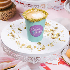 Latte Caliente de Pistacho - Edición Navideña